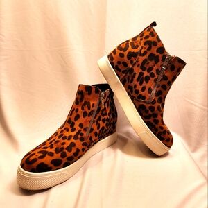 Time and Tru memory foam cheata print hidden heel